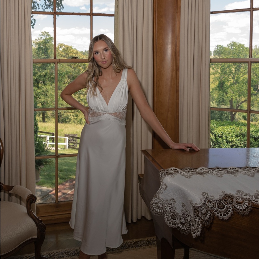 Elegant White Lace Trim Nightgown